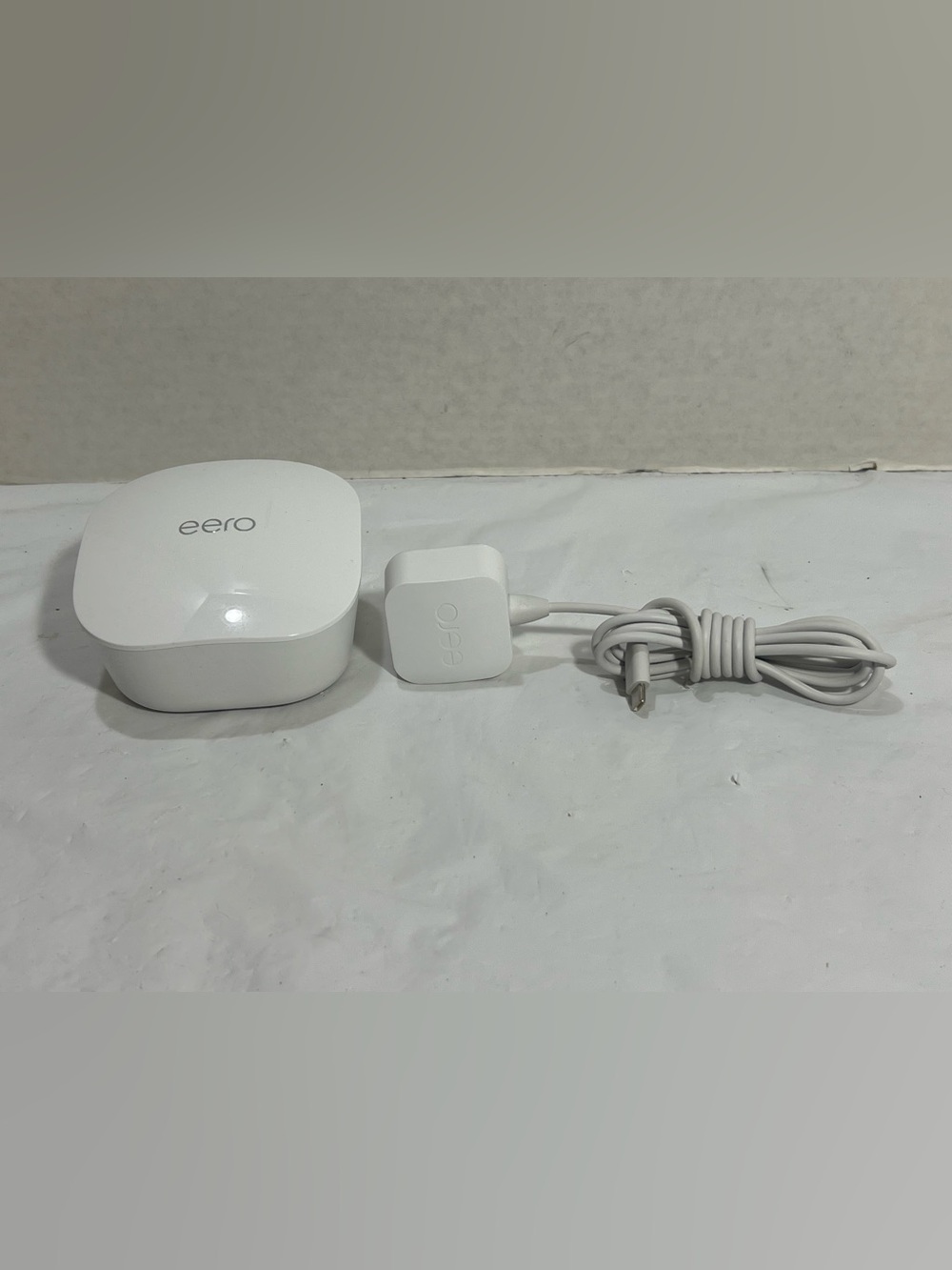 Eero J010001 AC Dual-Band Wi-Fi Mesh Router White Wireless Router